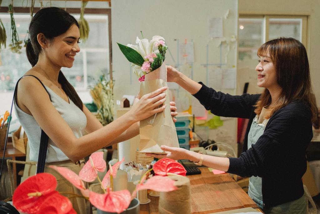 How to Connect with Customers and Build Relationships In-Person and in the Virtual&nbsp;World