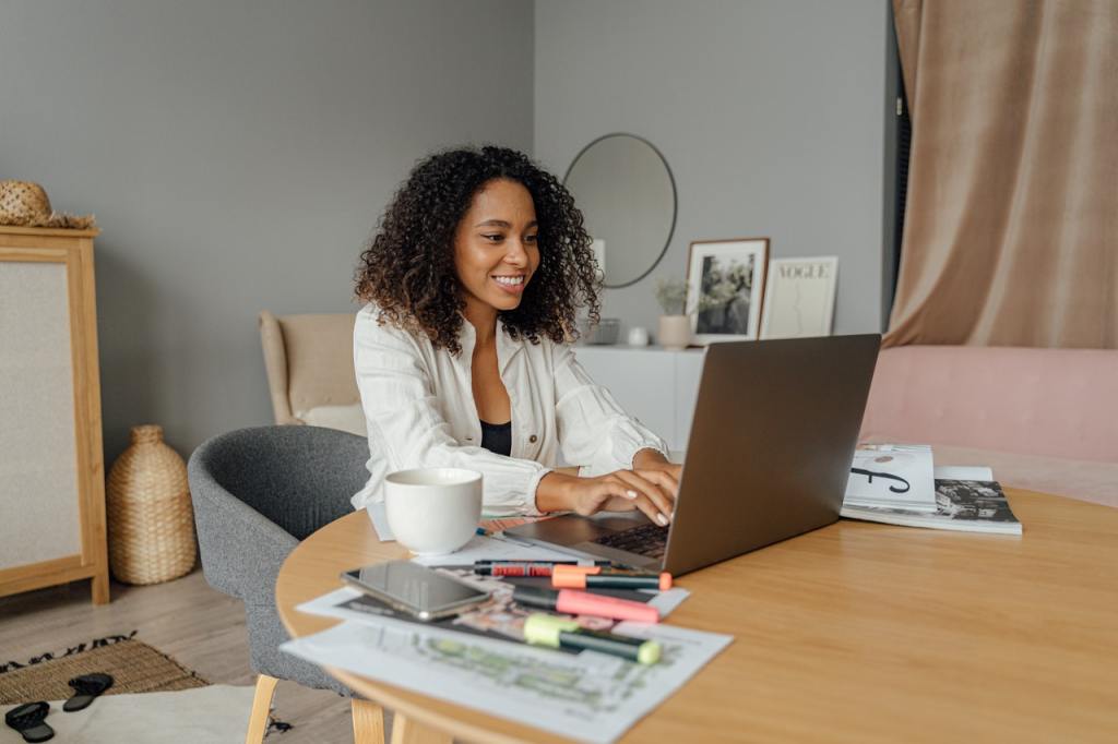 Should You Become a Freelancer and Start a Freelancing&nbsp;Business?