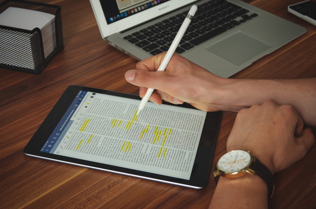 4 Reasons Remote Work Is What You Love or Hate