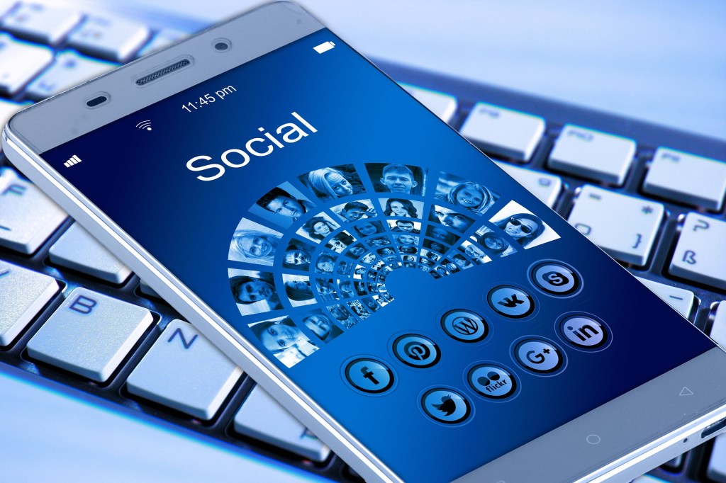 How to Empower Your Job Search with Facebook&nbsp;Groups