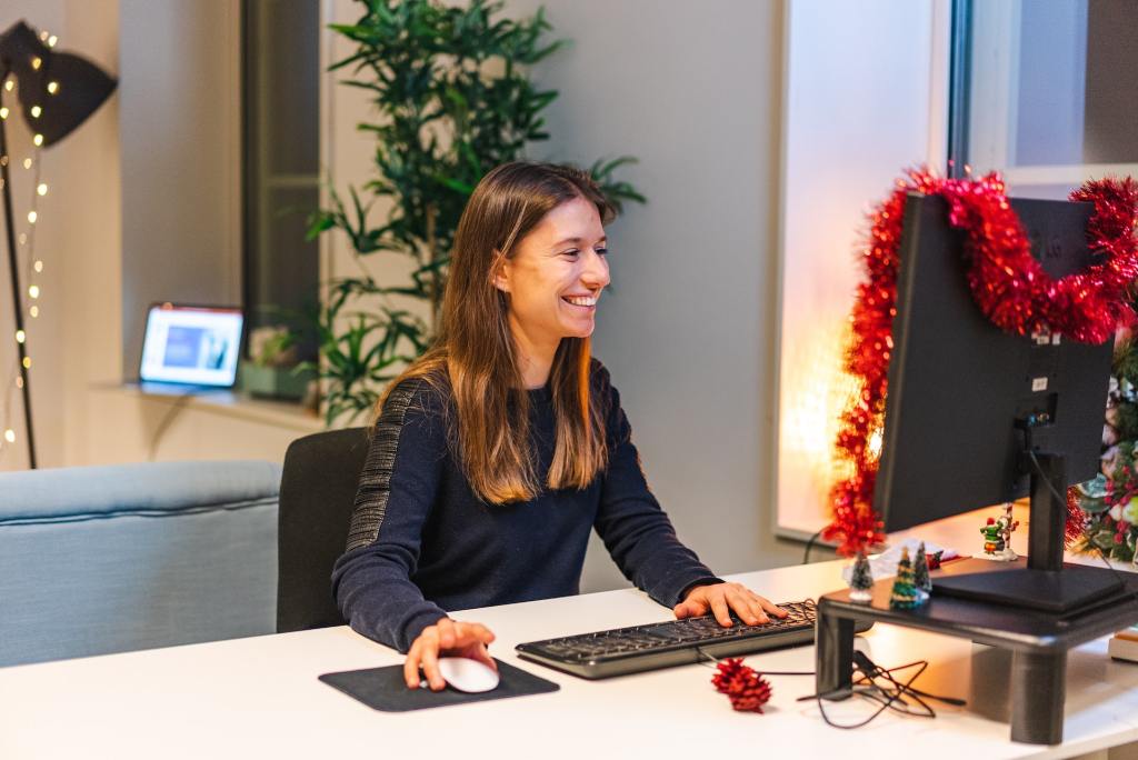 To Work or Not to Work Over the Holidays If You Have an Office&nbsp;Job